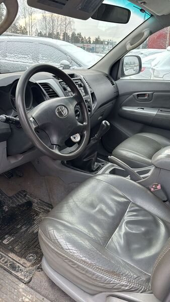 Toyota Hilux vaihtoauto