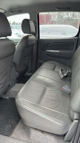 Toyota Hilux vaihtoauto