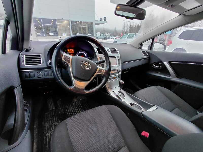 Toyota Avensis vaihtoauto