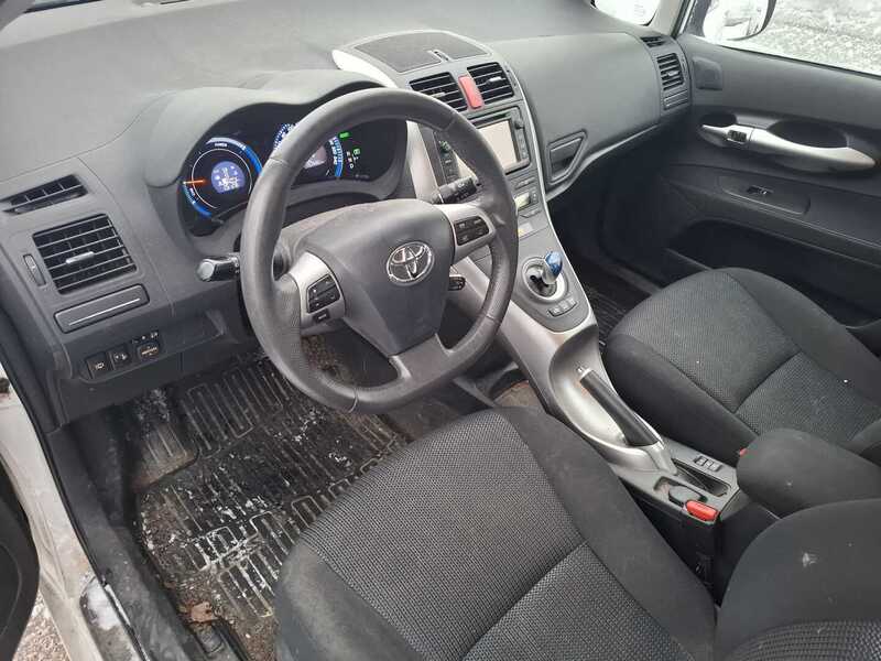 Toyota Auris vaihtoauto