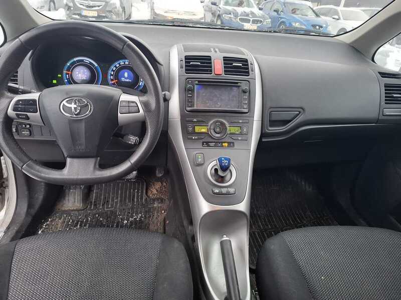 Toyota Auris vaihtoauto
