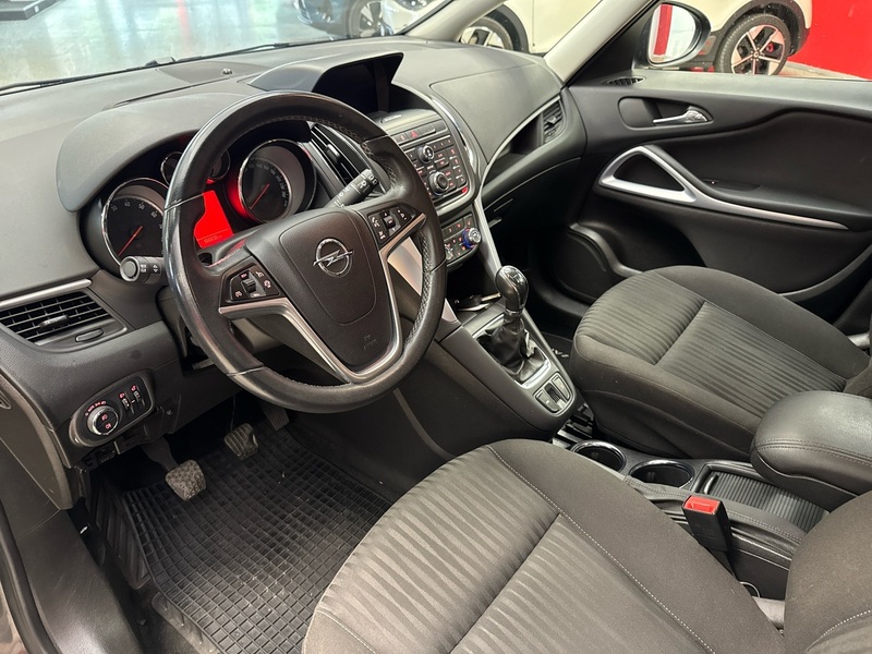 Opel Zafira Tourer vaihtoauto