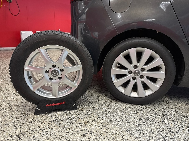 Opel Zafira Tourer vaihtoauto