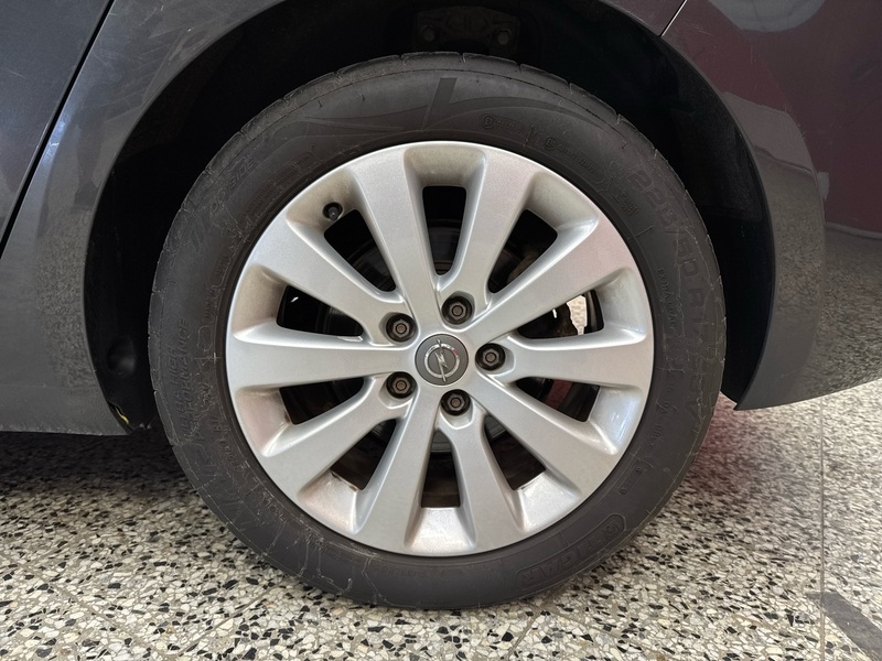 Opel Zafira Tourer vaihtoauto