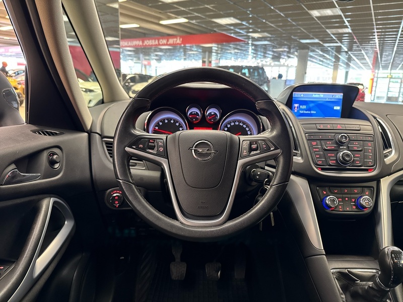 Opel Zafira Tourer vaihtoauto