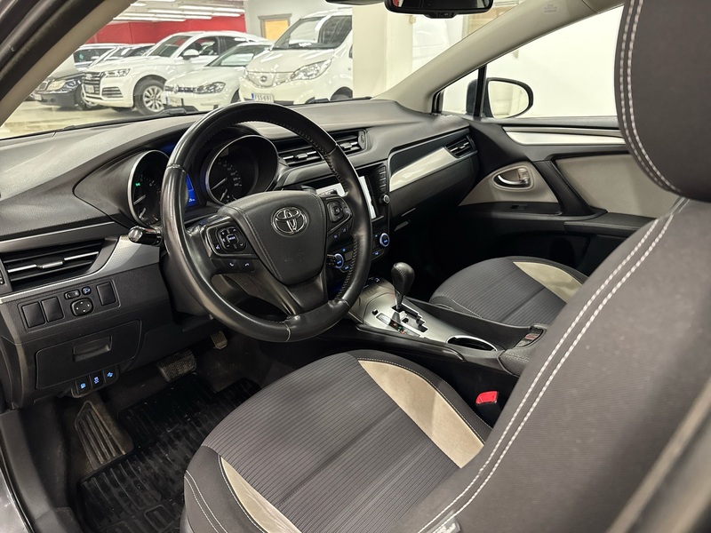 Toyota Avensis vaihtoauto