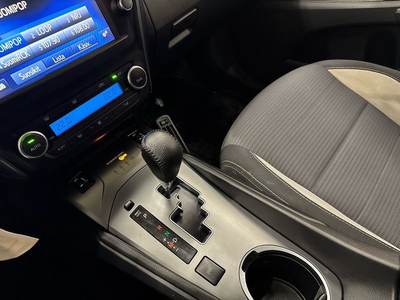 Toyota Avensis vaihtoauto