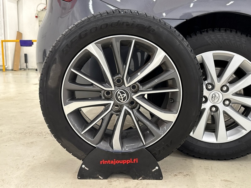 Toyota Avensis vaihtoauto