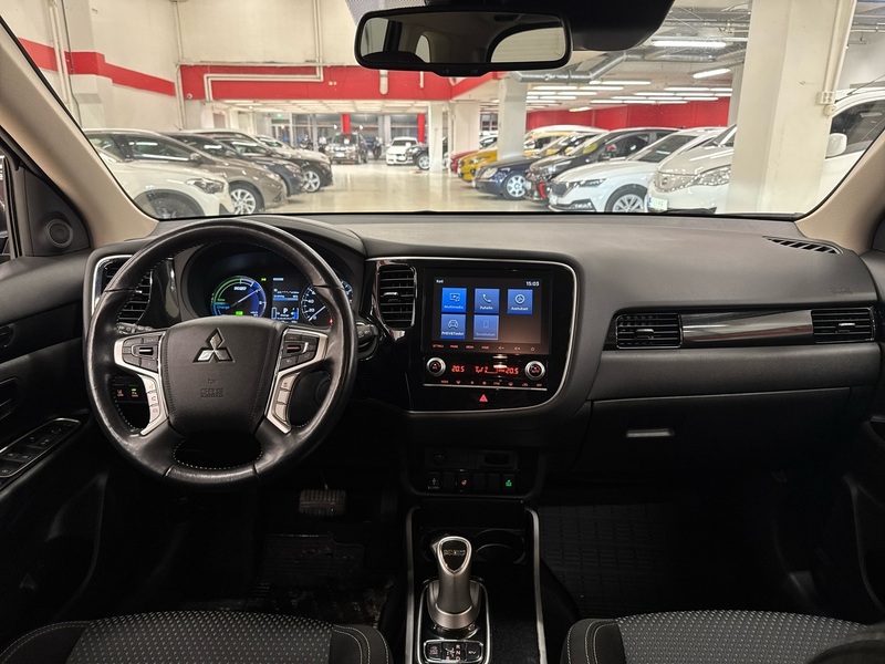Mitsubishi Outlander PHEV vaihtoauto