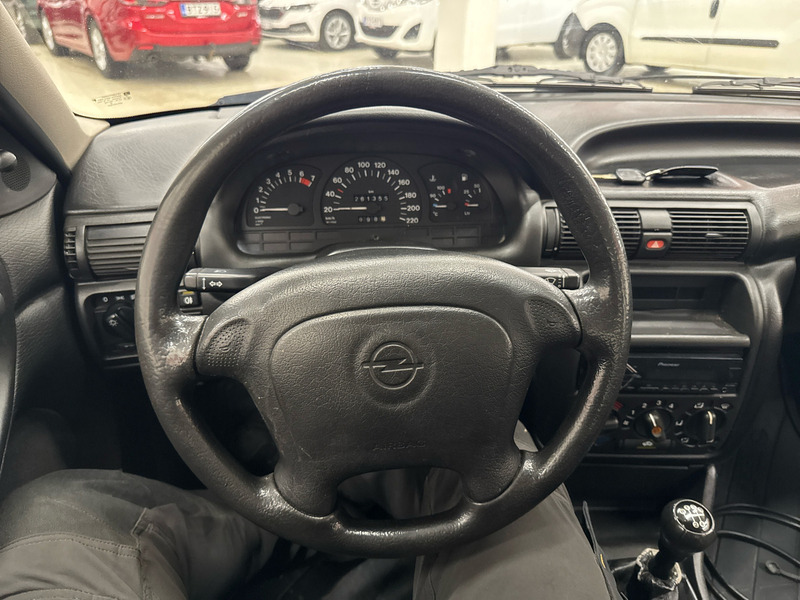 Opel Astra vaihtoauto