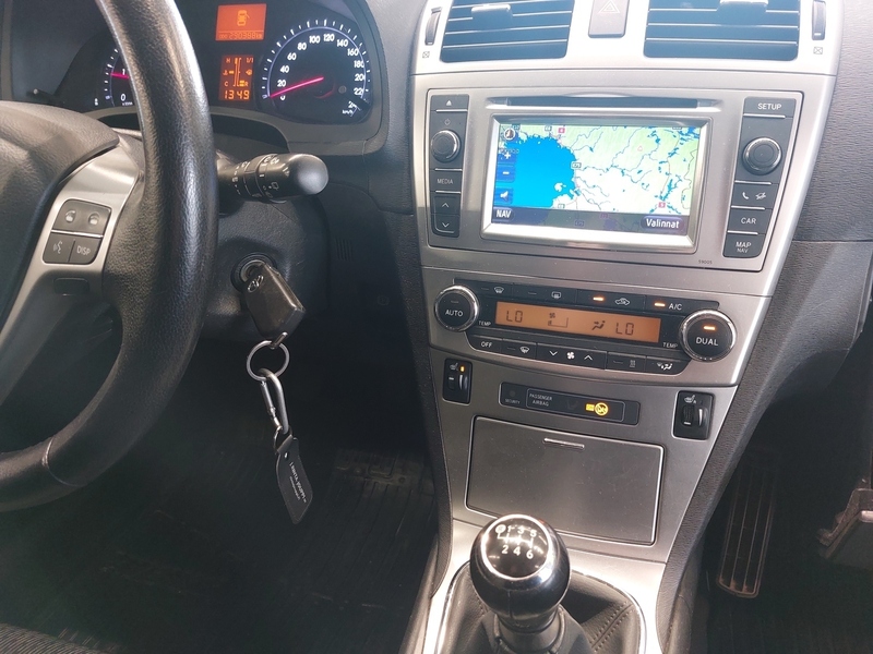 Toyota Avensis vaihtoauto