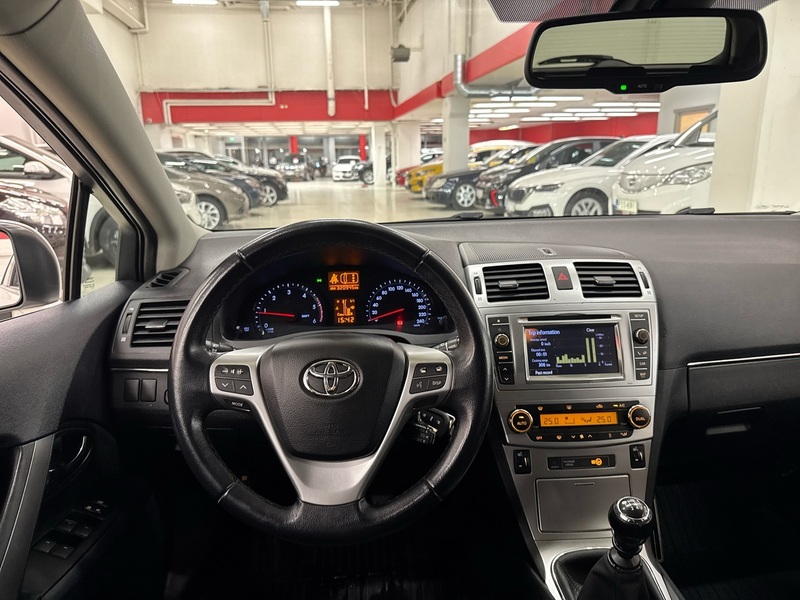 Toyota Avensis vaihtoauto