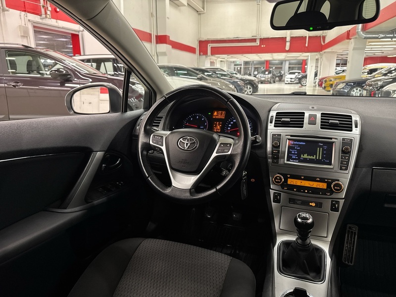 Toyota Avensis vaihtoauto