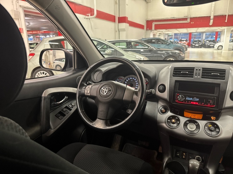 Toyota RAV4 vaihtoauto