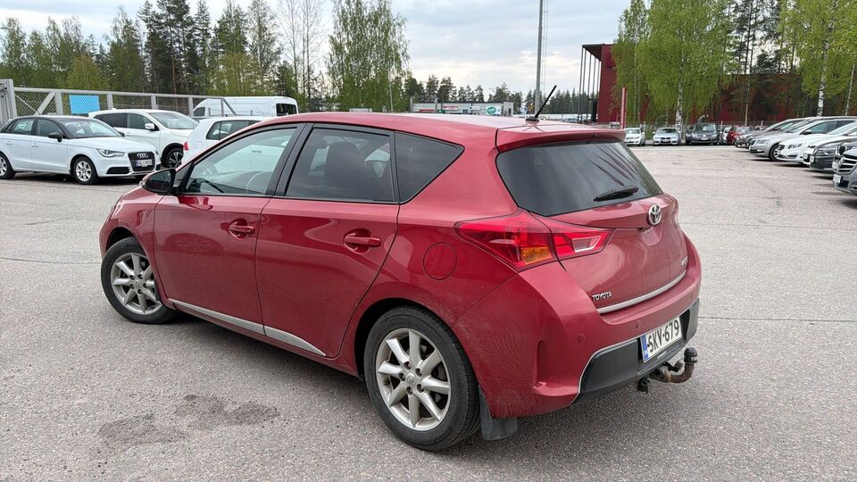 Toyota Auris vaihtoauto