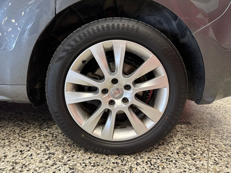 SEAT Alhambra vaihtoauto