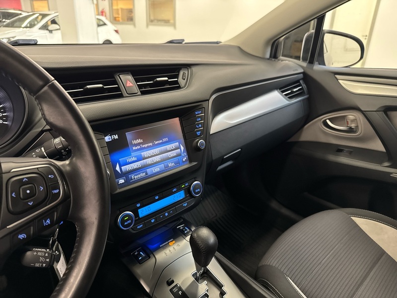 Toyota Avensis vaihtoauto