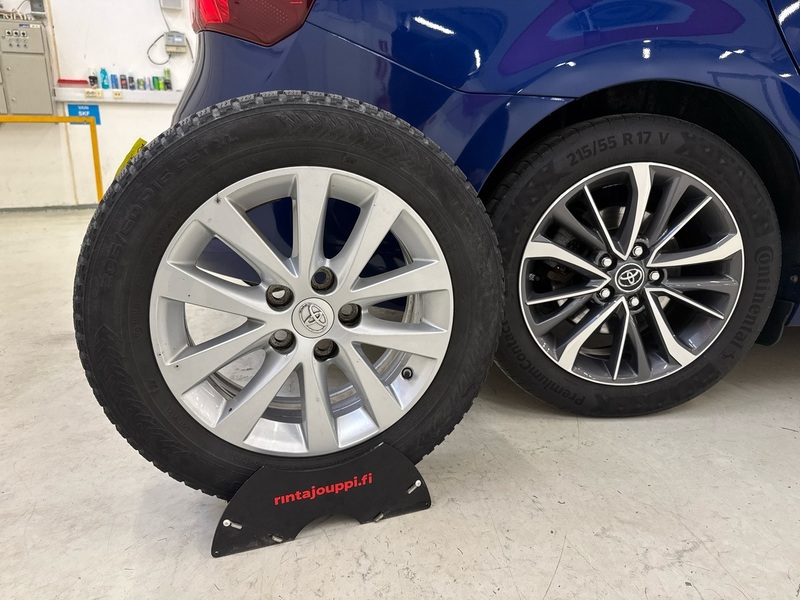 Toyota Avensis vaihtoauto