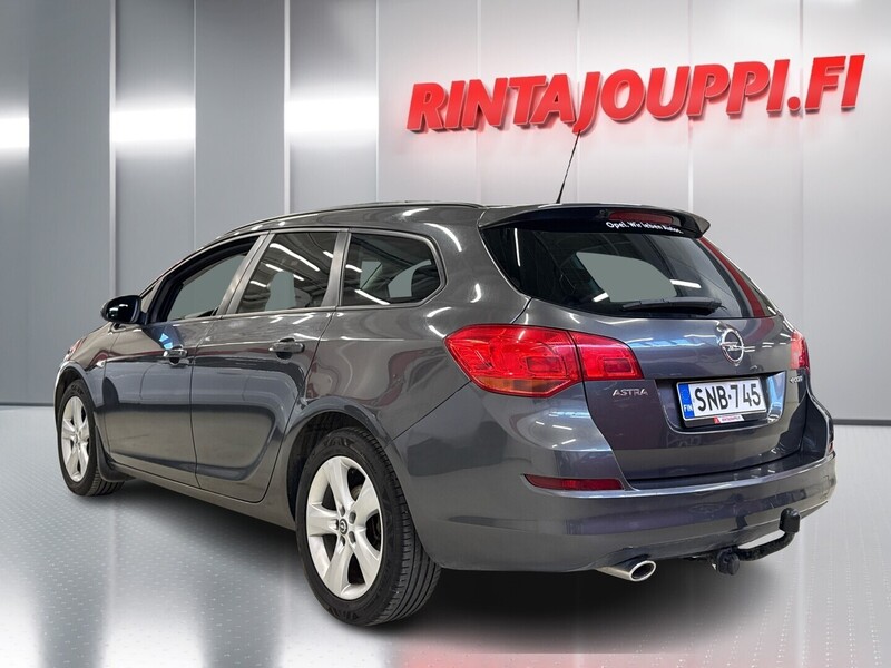 Opel Astra vaihtoauto