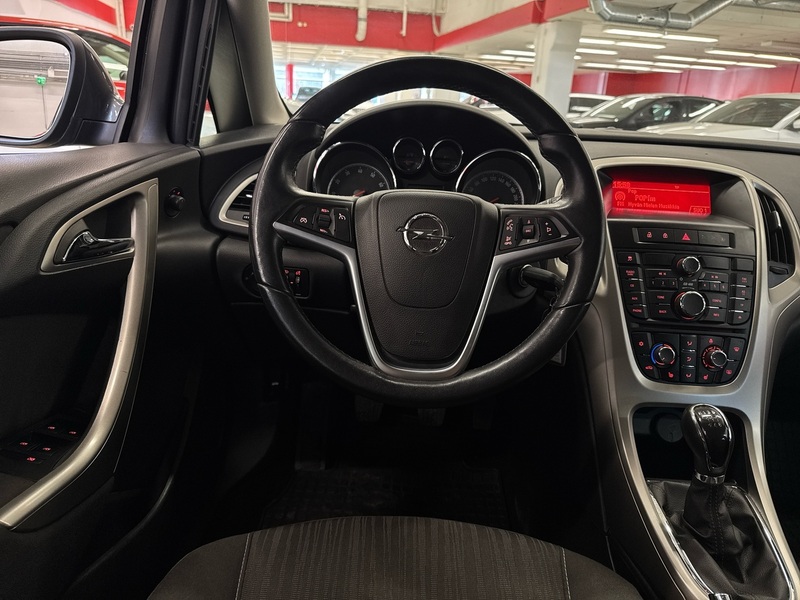 Opel Astra vaihtoauto