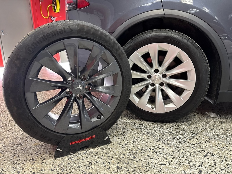 Tesla Model X vaihtoauto