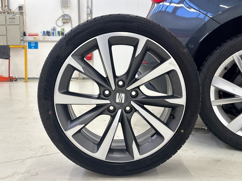 SEAT Leon vaihtoauto