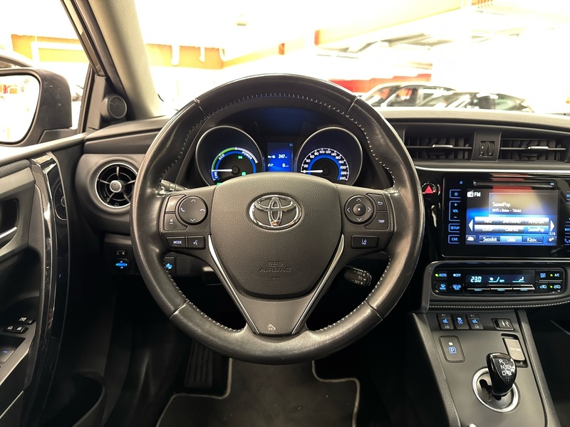 Toyota Auris vaihtoauto