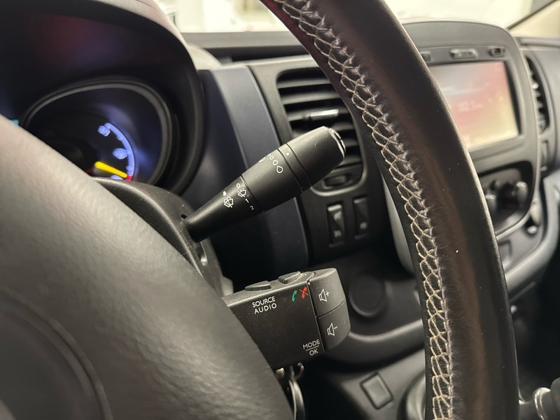 Opel Vivaro vaihtoauto