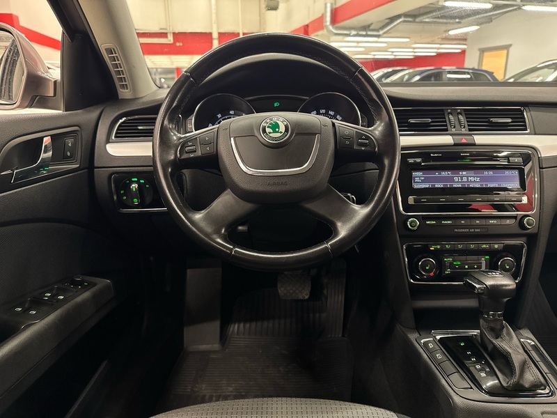 Skoda Superb vaihtoauto