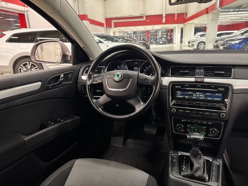 Skoda Superb vaihtoauto