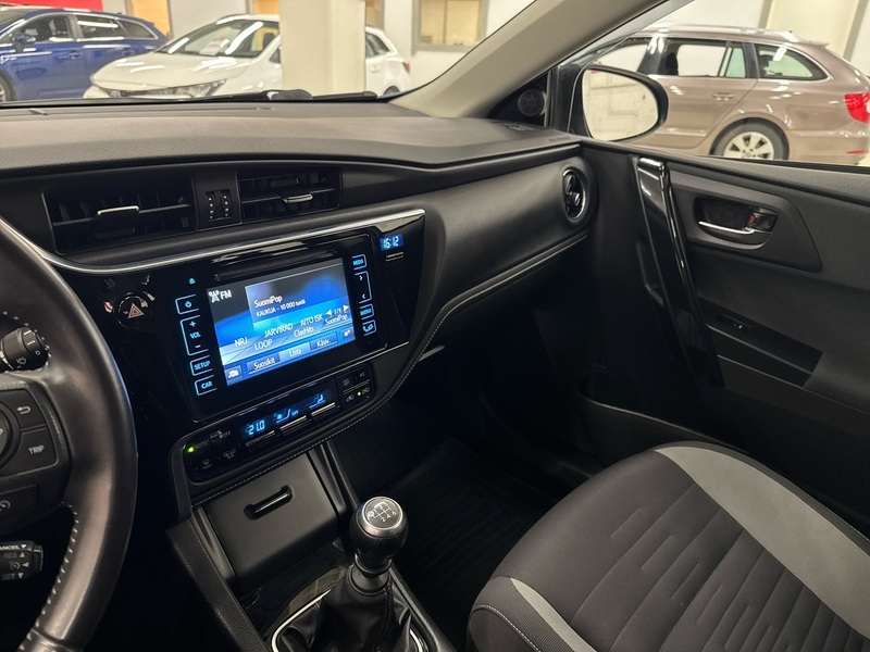 Toyota Auris vaihtoauto