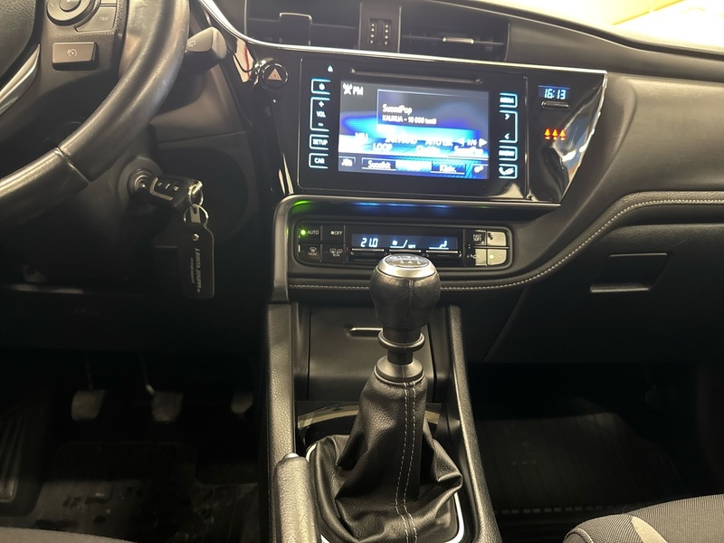 Toyota Auris vaihtoauto