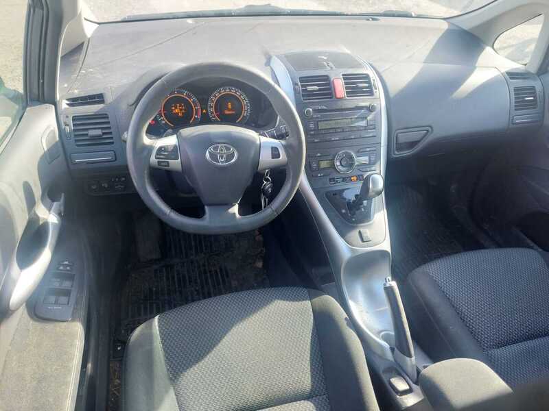 Toyota Auris vaihtoauto