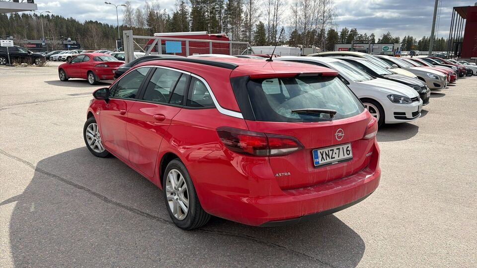 Opel Astra vaihtoauto