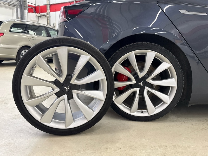 Tesla Model 3 vaihtoauto