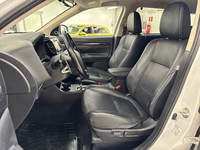 Mitsubishi Outlander vaihtoauto