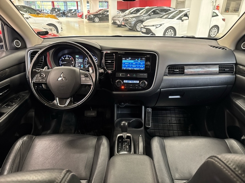 Mitsubishi Outlander vaihtoauto