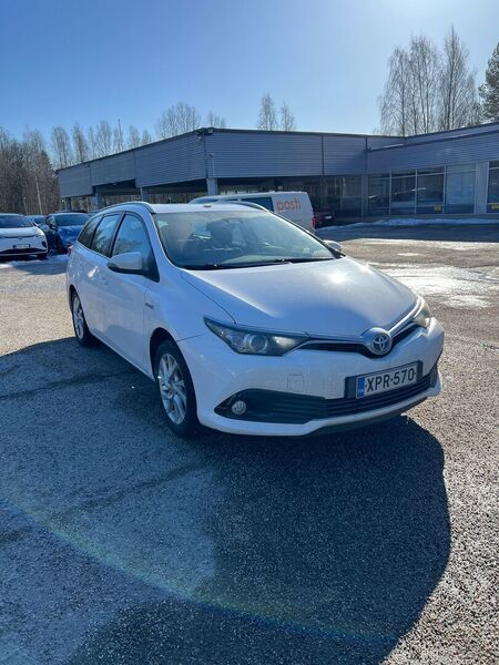Toyota Auris vaihtoauto