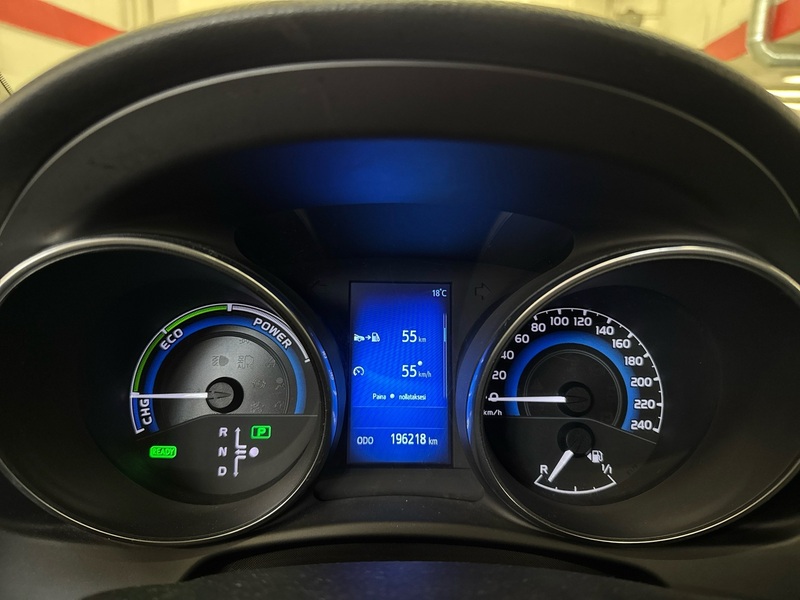 Toyota Auris vaihtoauto