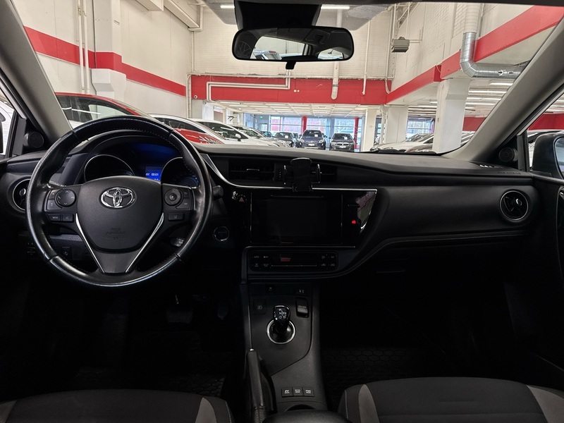 Toyota Auris vaihtoauto