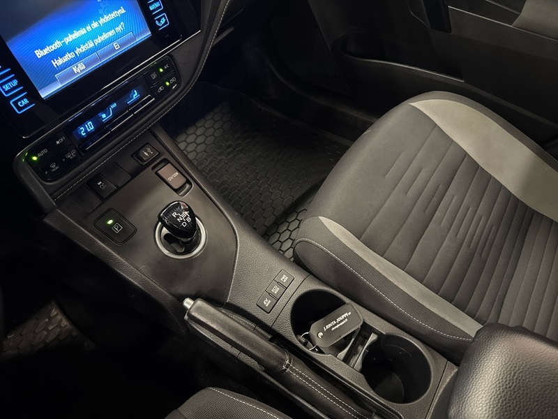 Toyota Auris vaihtoauto