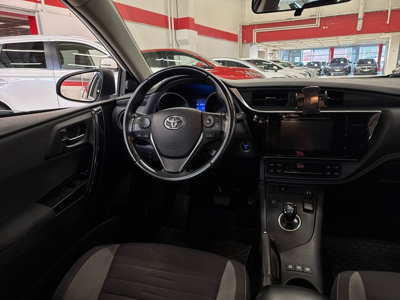 Toyota Auris vaihtoauto