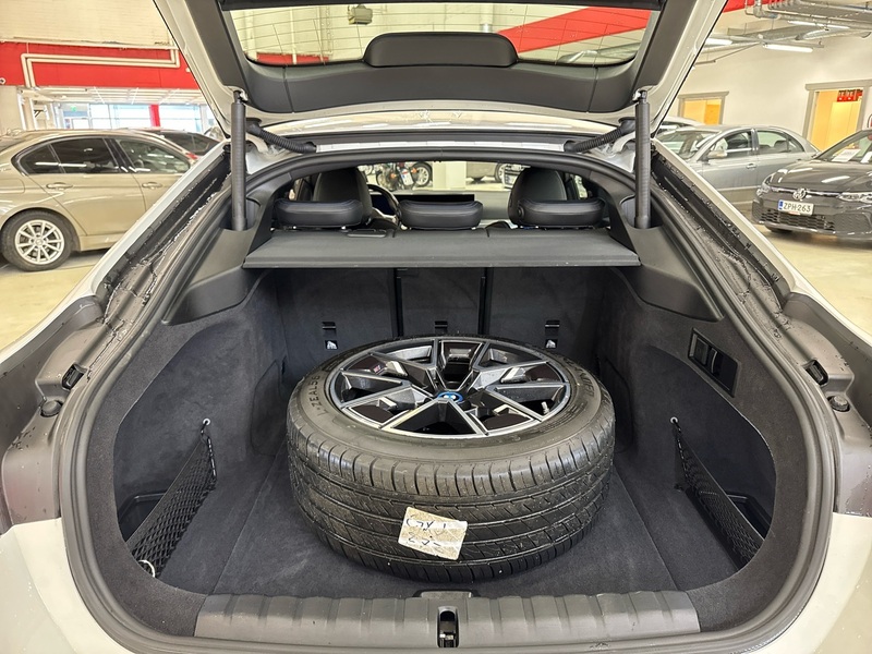 BMW i4 vaihtoauto