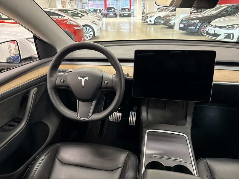 Tesla Model Y vaihtoauto
