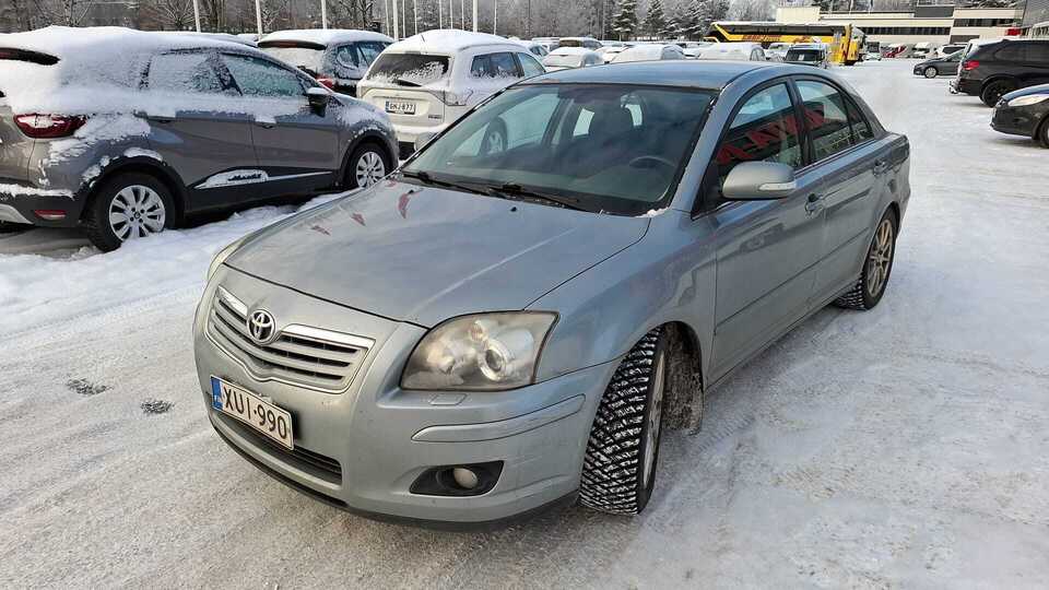 Toyota Avensis vaihtoauto