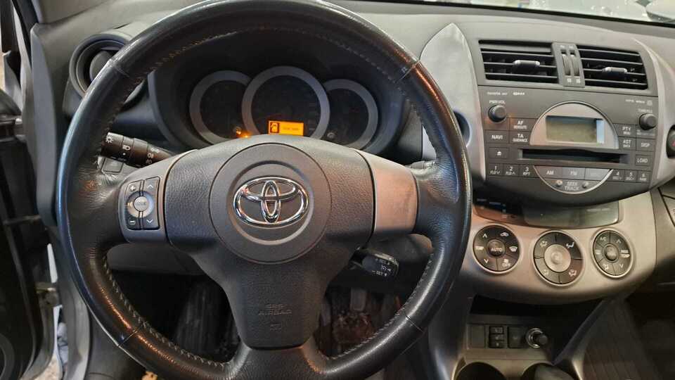Toyota RAV4 vaihtoauto