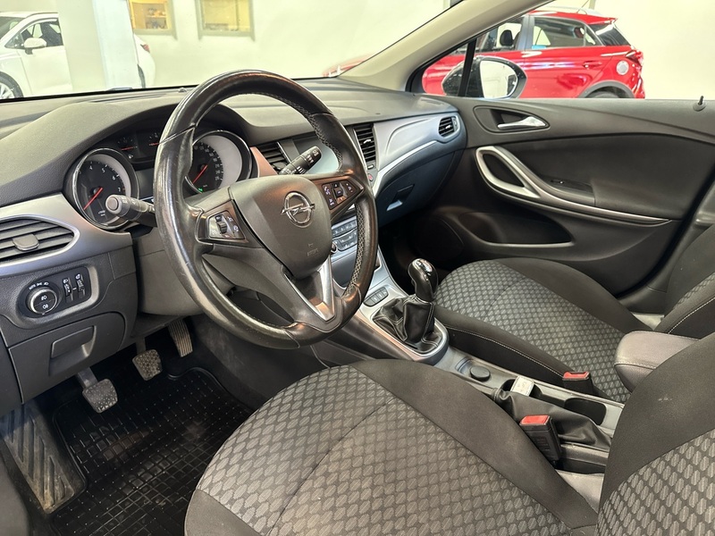 Opel Astra vaihtoauto