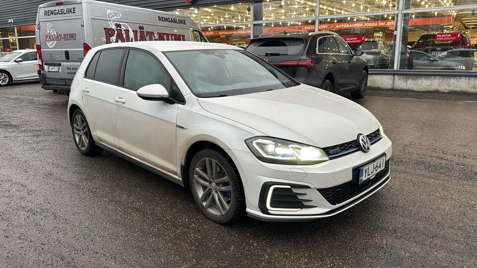 Volkswagen Golf vaihtoauto