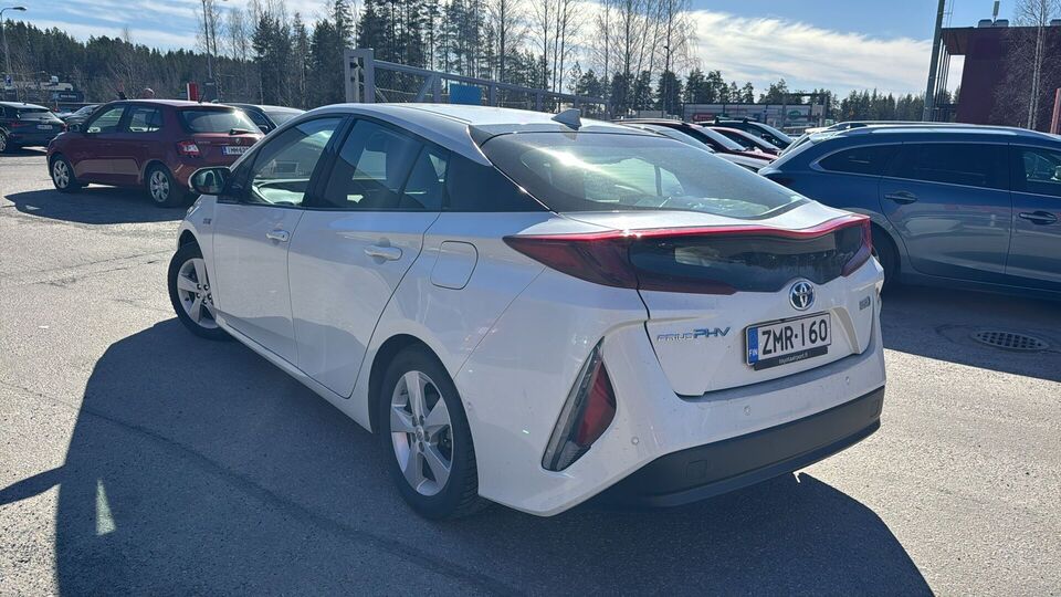 Toyota Prius Plug-in vaihtoauto
