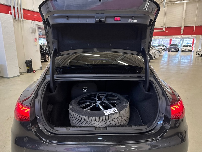 Mercedes-Benz EQE vaihtoauto